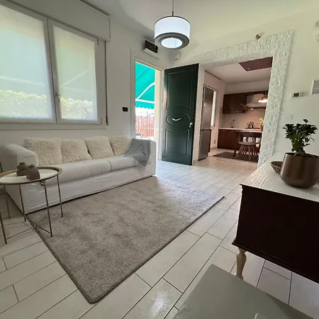 Semesterbostad Heron House Corbola